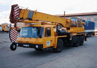 Truck cranes
